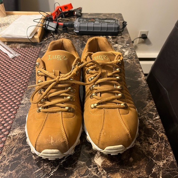 Lugz size 9 mens shoe. - Picture 3 of 6